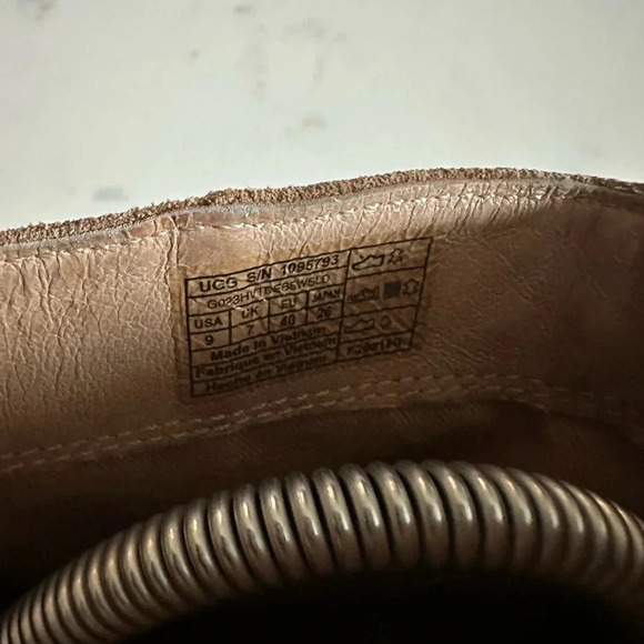 UGG Corinne Suede Boot Chestnut Size 9-SH08 - Picture 6 of 14